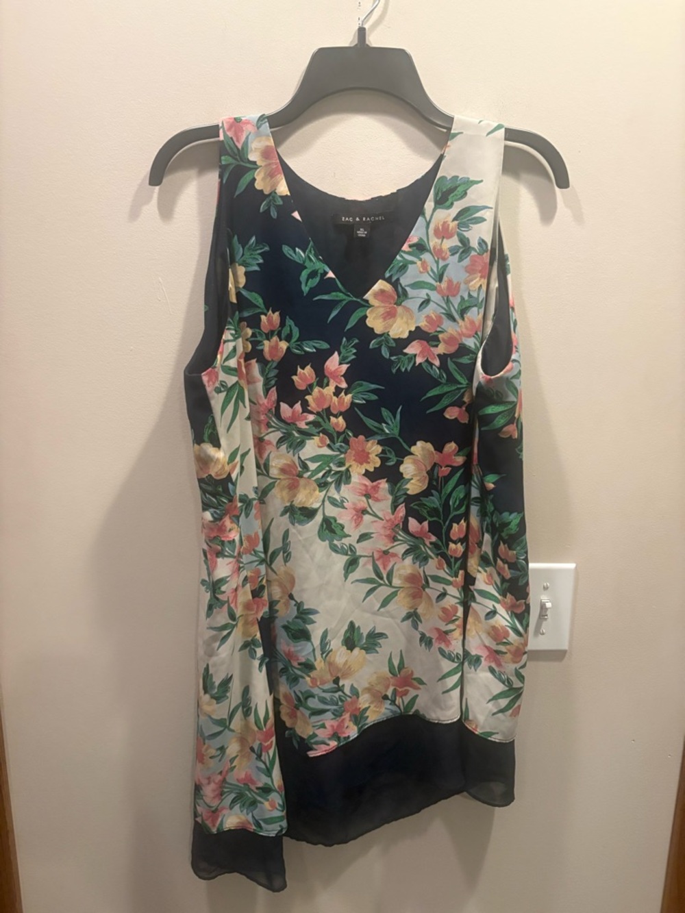 Zac & Rachel Navy and White Floral V-Neck Asymmetric Camisole - Picture 2 of 7
